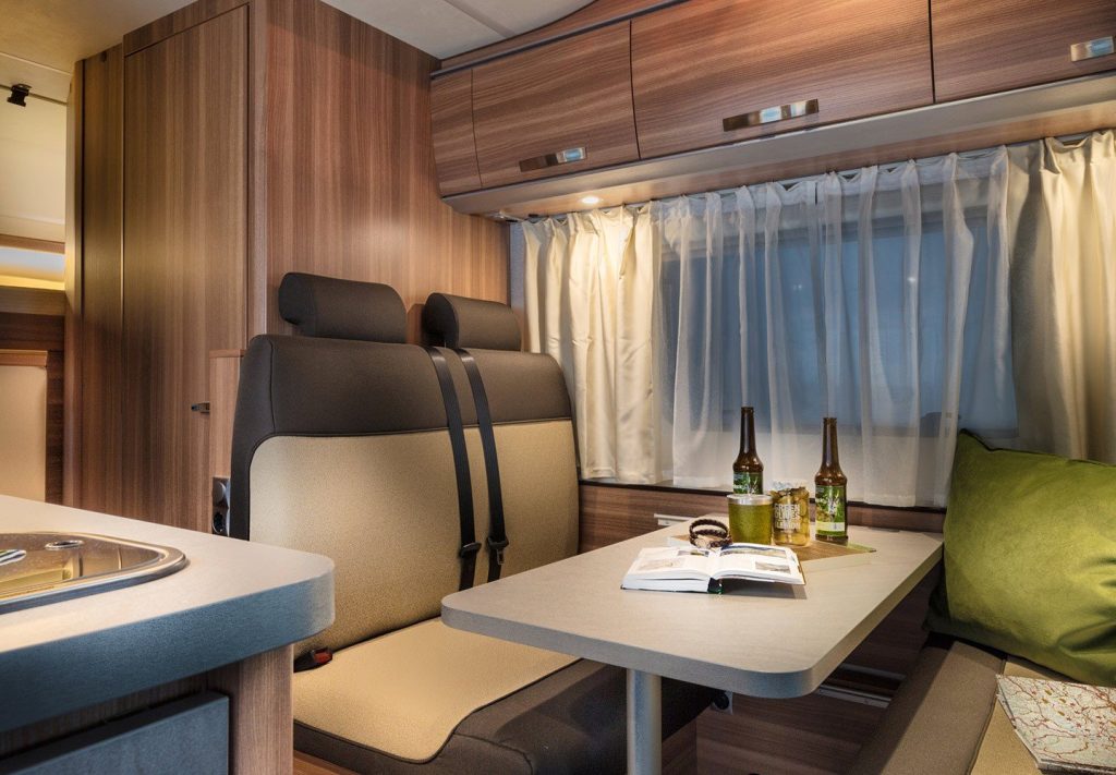 csm_ktg-weinsberg-2019-2020-carahome-interieur-8536_517823a6f8
